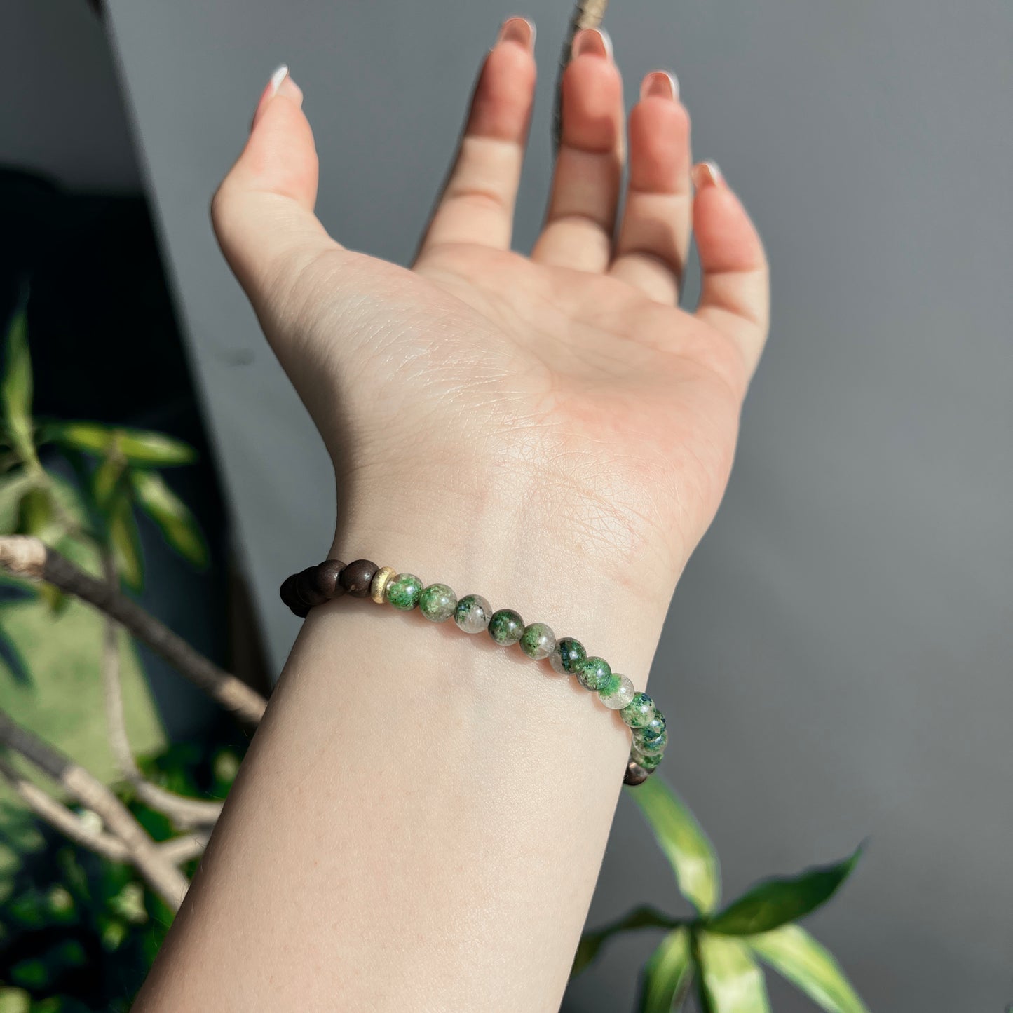Luminary Greenery Agarwood Bracelet - Lunaria