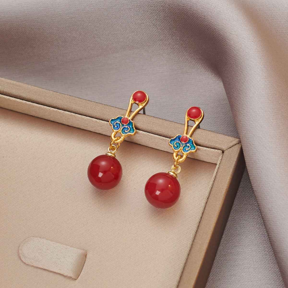 Handmade Earrings Retro Palace Earrings Traditional Auspicious Cloud Blessing Earrings - Lunaria
