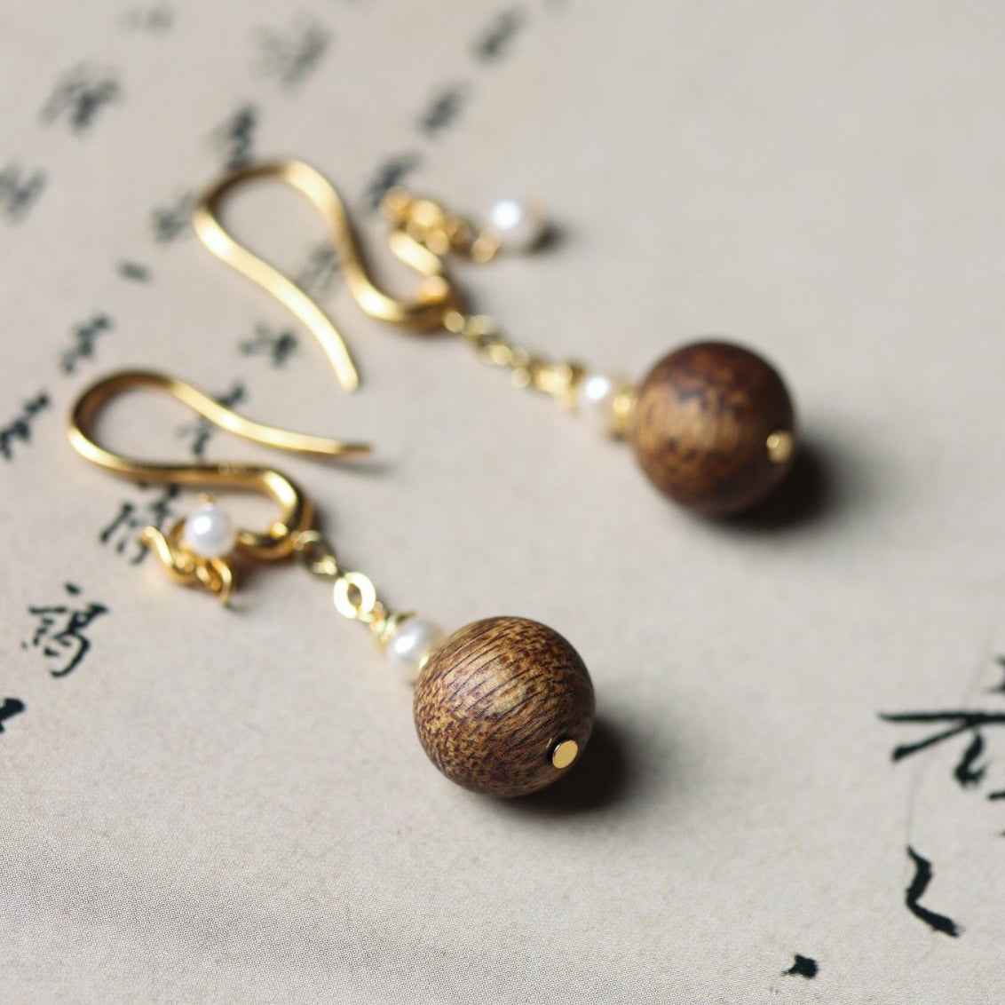 Agarwood Vintage Handmade Long Earrings Pearl Simple Health Earrings - Lunaria