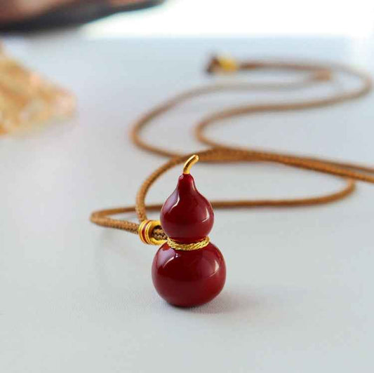 Enamel Gourd Elegant Vintage Pendant Necklace - Lunaria