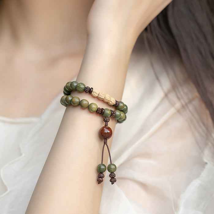 Green Sandalwood Buddhist Beads Bracelet Passion Fruit Seed Bracelet Couple Ethnic Style - Lunaria