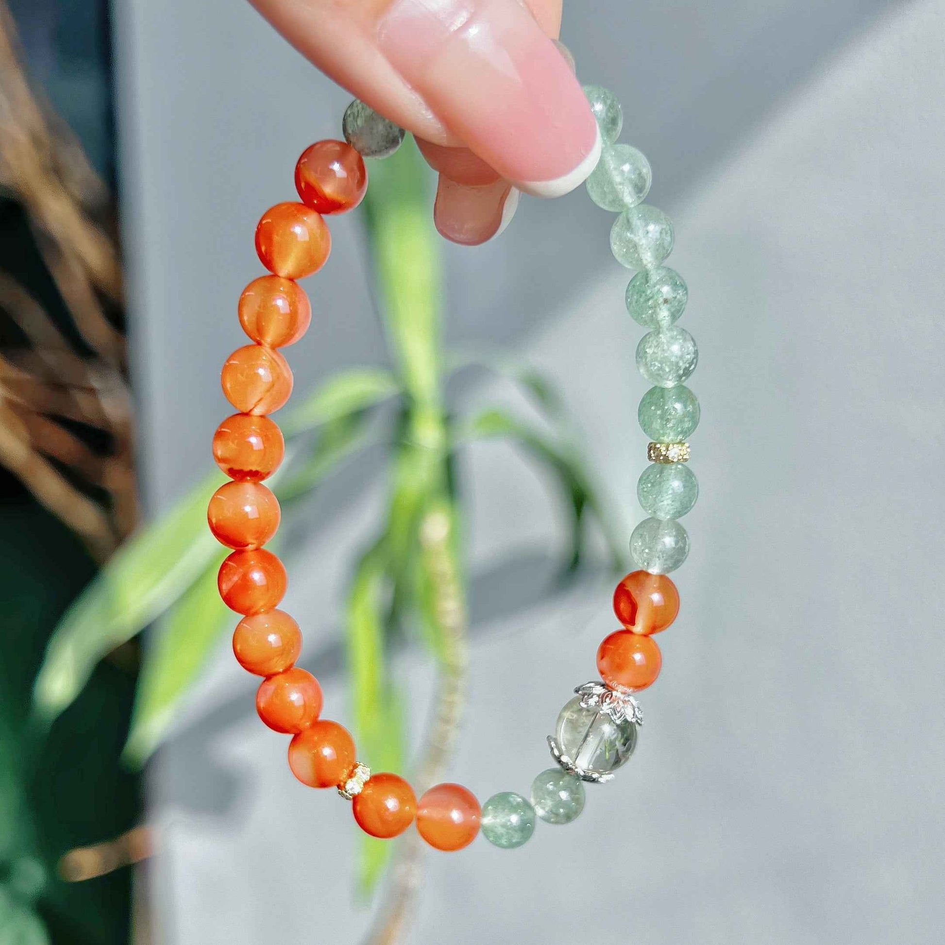 Natural Agate Green Strawberry Crystal Niche Bracelet - Lunaria