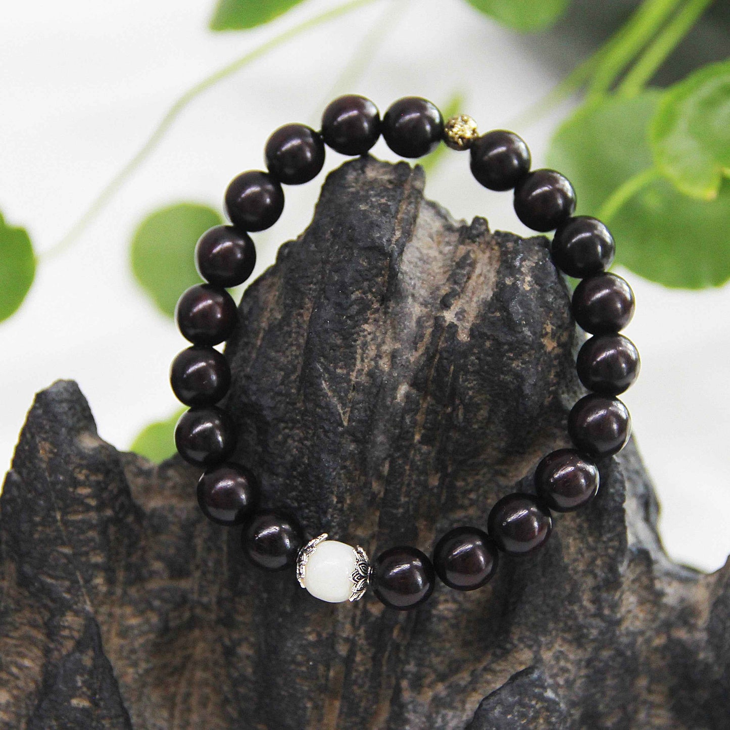 Small Leaf Red Sandalwood Natural Jade Protection Bracelet - Lunaria